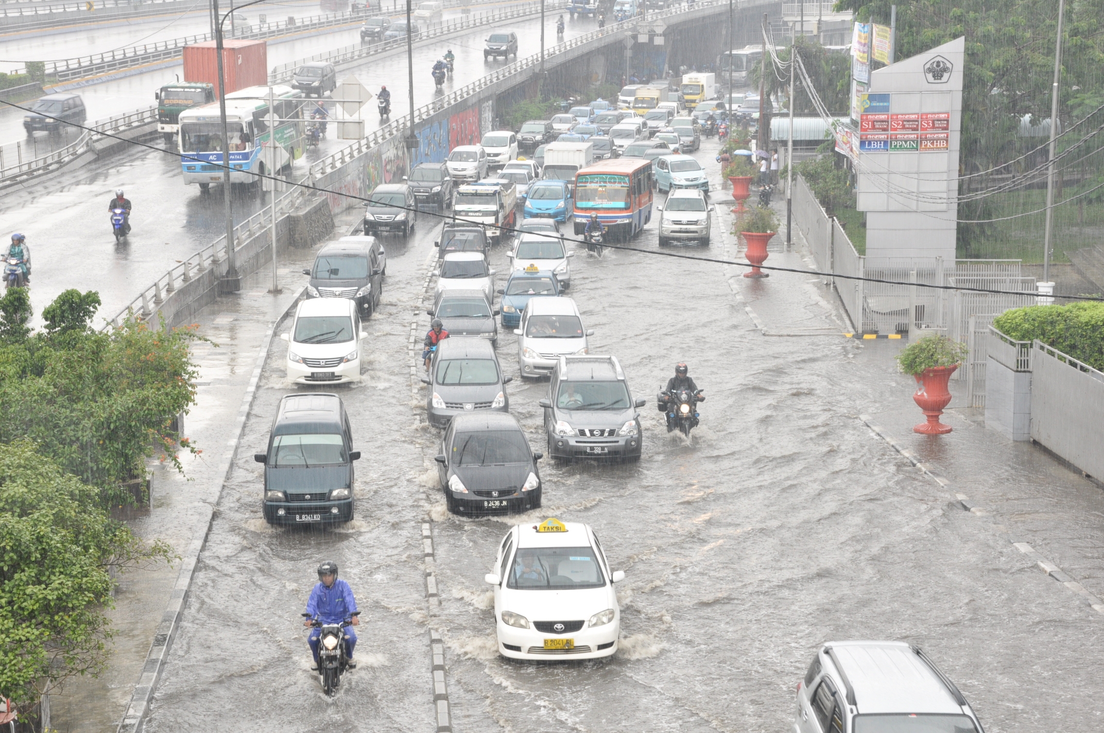 Menyikapi Banjir dan Introspeksi