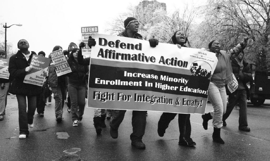 Warga Afrika-Amerika menuntut terus diberlakukannya kebijakan Afirmatif dalam pendidikan (foto: istimewa)