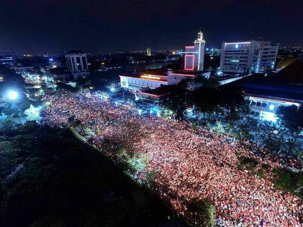 Aksi Turun Ke Jalan Silent Majority Ahok di Surabaya (Sumber : Google)