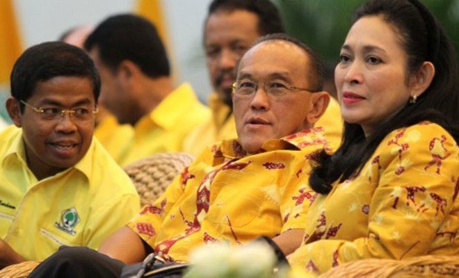 Titiek Soeharto: Merebut Puncak Beringin?