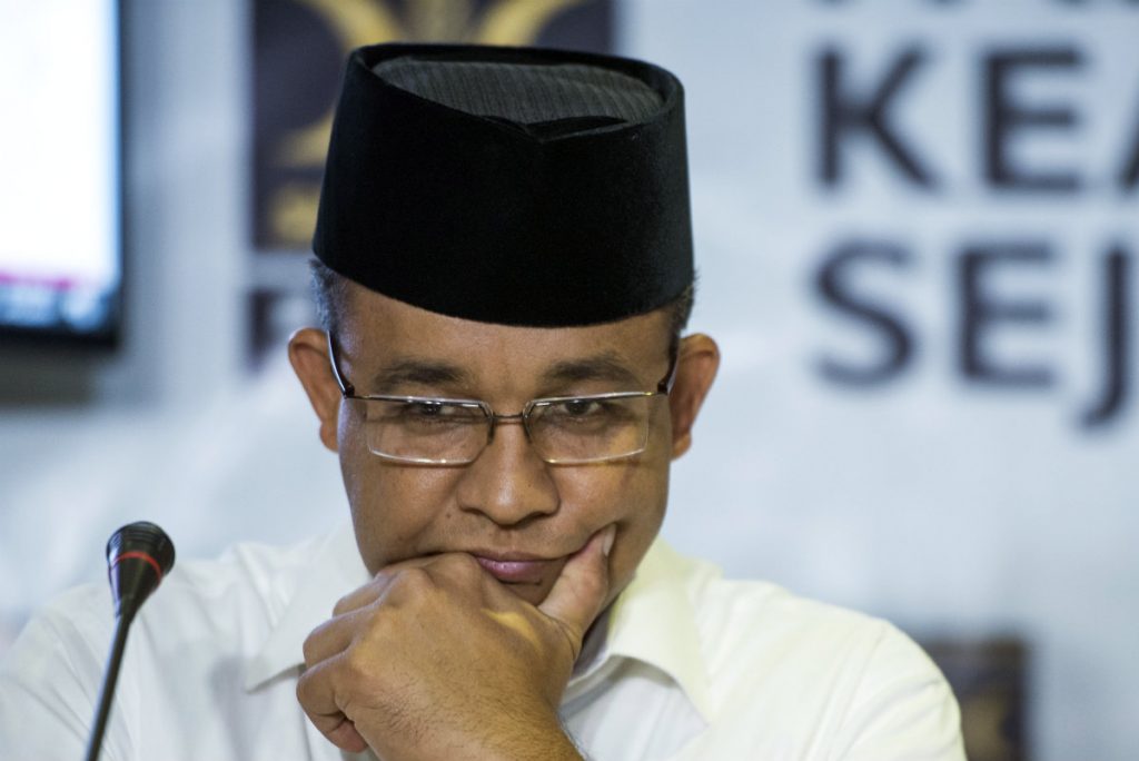 Anies Diseruduk Pendukung Ahok