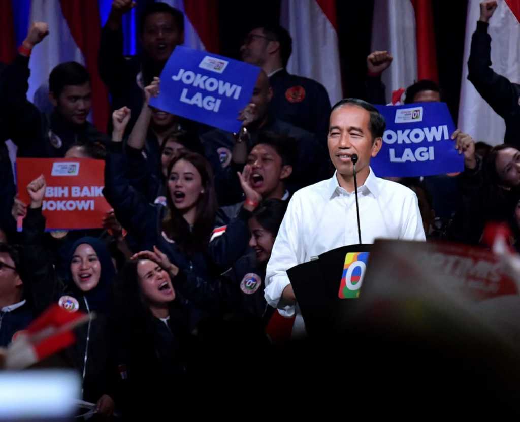 Jokowi Dikhianati Pendukungnya Sendiri? - PinterPolitik.com