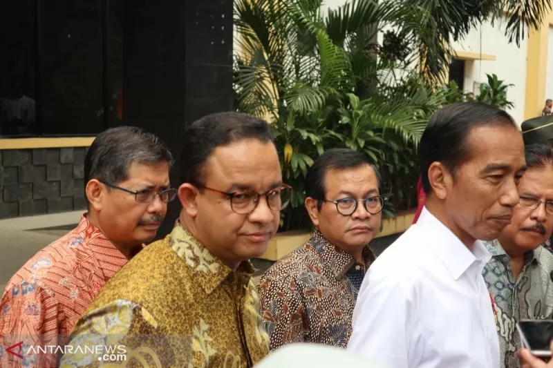 Jokowi-Anies Selama Ini Backstreet? - PinterPolitik.com