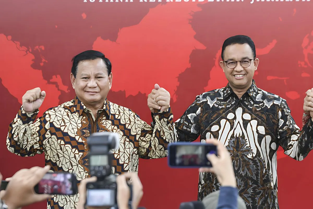 Does Anies enter the red and white cabinet?