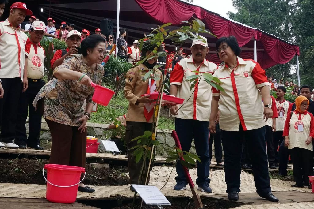 Siasat Lengkara Politik Lingkungan PDIP