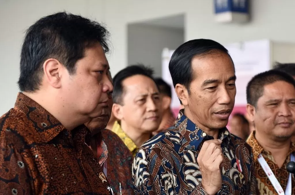 Jokowi Jilat Ludah Sendiri