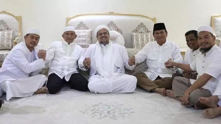 PKS, Si Teman Balik Kanan?