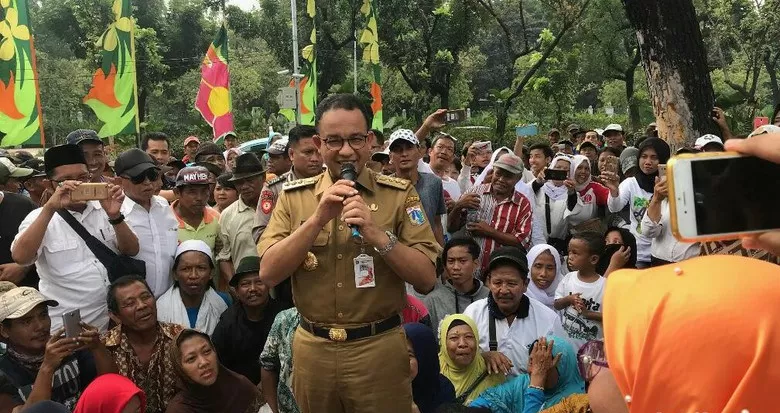 Anies didemo - warga minta anies tak nyapres