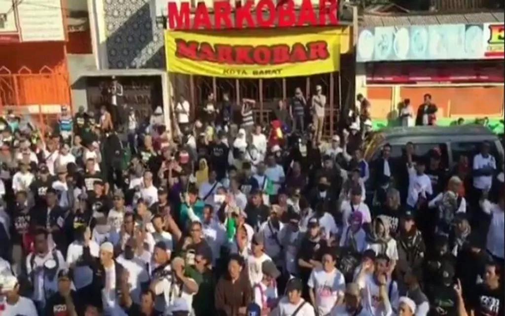 Demonstran “Lapar” Serbu Markobar