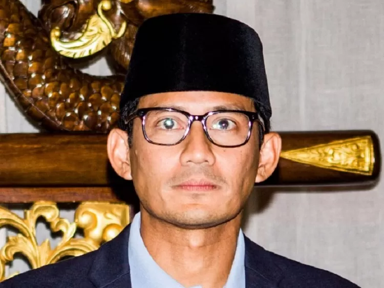 Sandi Disulap Jadi Ulama