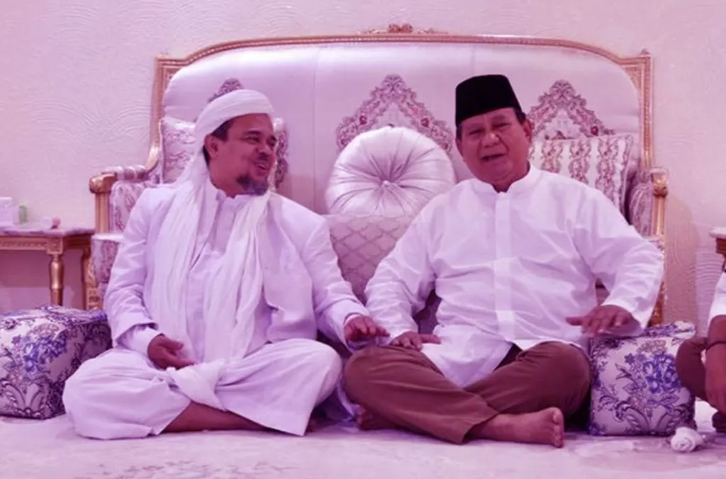 Tombol Politik Identitas Rizieq Shihab