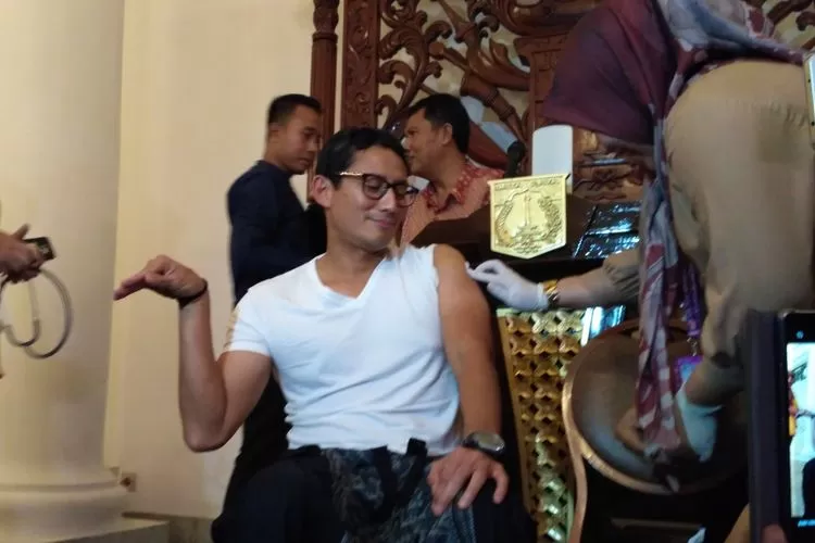 Sakralnya Gaya Bangau Sandiaga