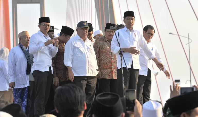 Di Balik Gratisnya jembatan Suramadu