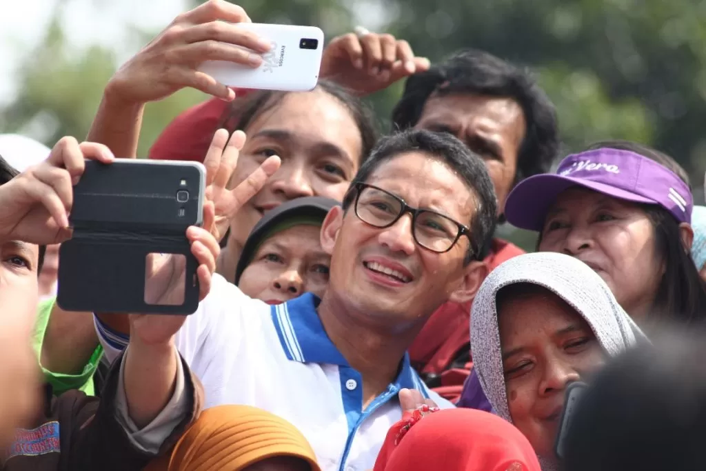 Sandiaga Uno busana