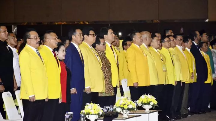 jokowi berharap tuah senior golkar