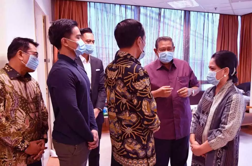 Di Balik Kunjungan Jokowi ke Singapura