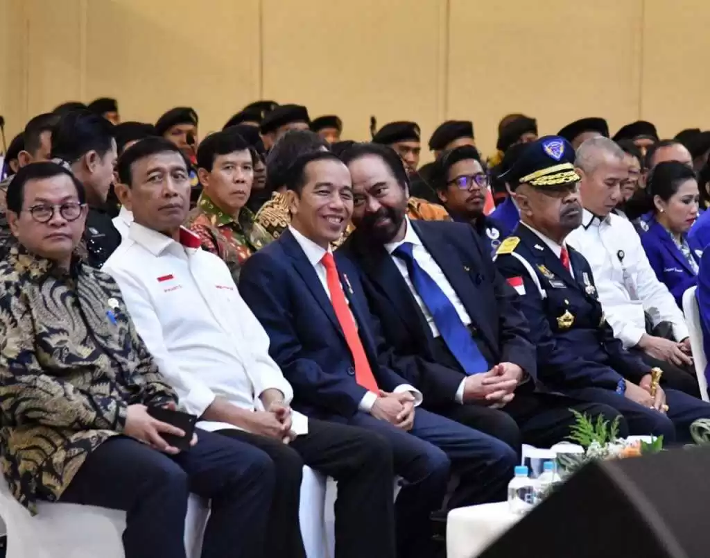 Paradoks Daulat Rakyat dalam Cengkeraman Oligarki