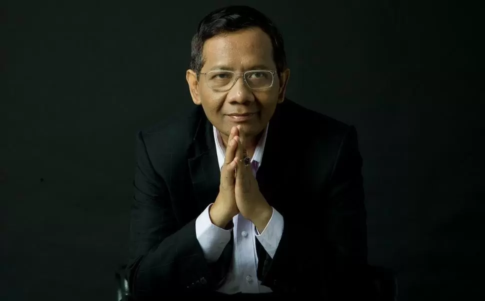 Senyum Bahagia Mahfud Dikasih Hak Veto