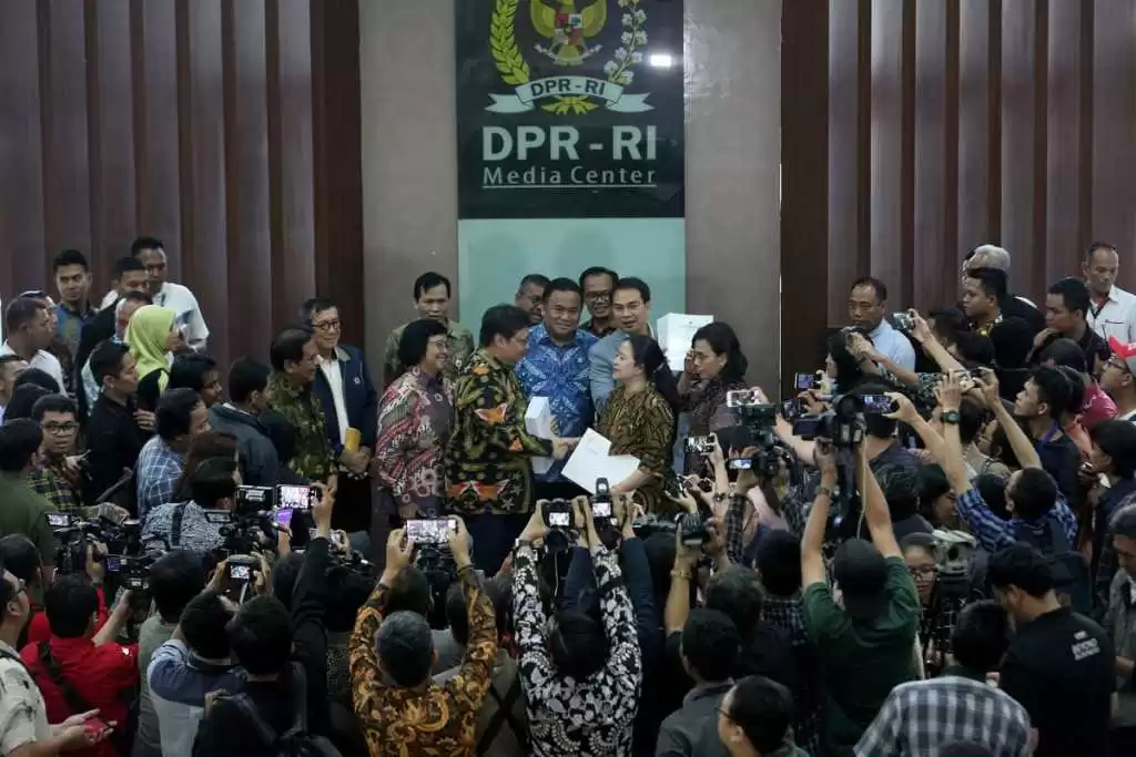 Omnibus Law Rematch DPR Mahasiswa