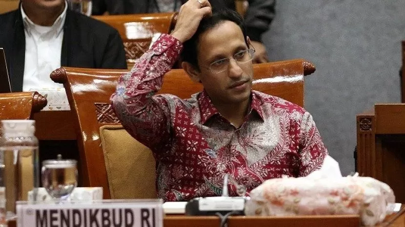 Di Balik Rapor Merah Nadiem Makarim