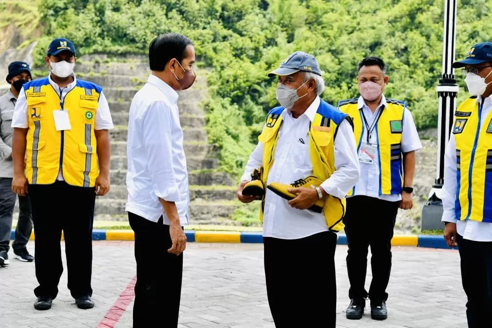 Jokowi Basuki dan Sepasang Sepatu