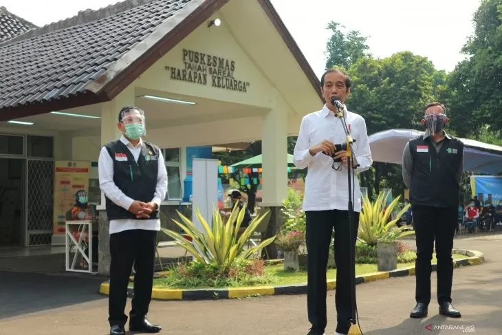 Liburan dan Angan New Normal Jokowi