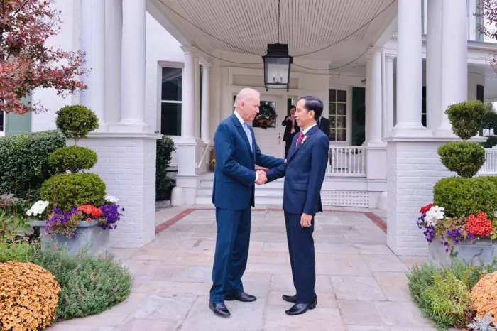 Menelisik Ekuivalensi Jokowi dan Joe Biden