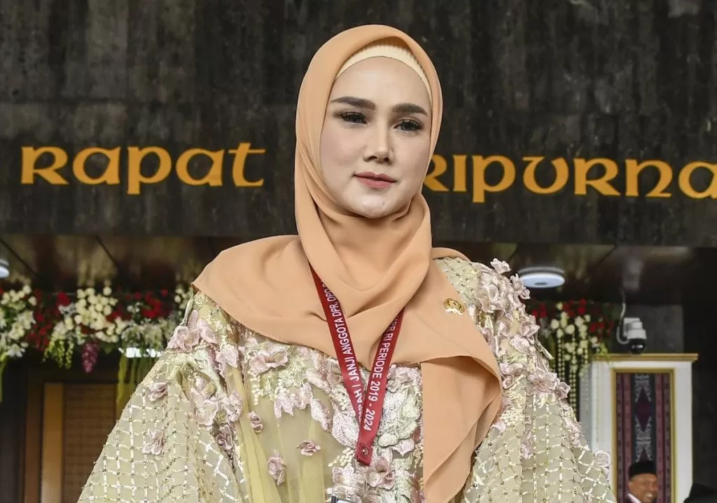 Mulan Jameela Perlu Tiru Bu Tedjo