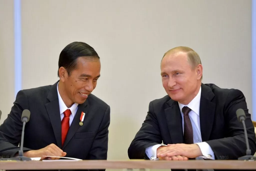 beranikah jokowi tendang putin