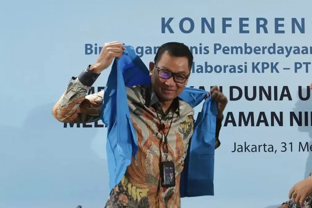 menyoal rompi biru ala kpk