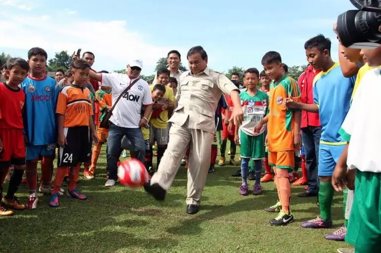 prabowo pahlawan sepak bola indonesia