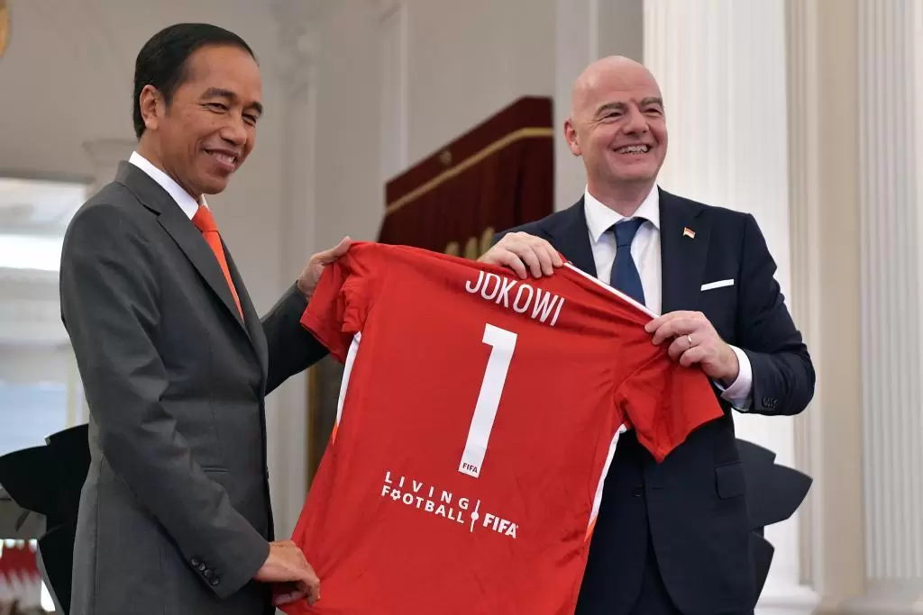 kanjuruhan mengapa jokowi butuh fifa