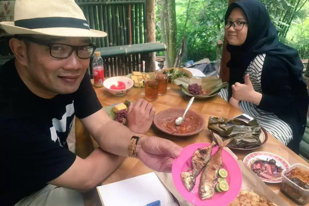 ridwan kamil food vlogger ala magdalena